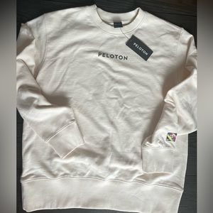 Pelotón Pullover SU121- size M NWT- unisex- ivory